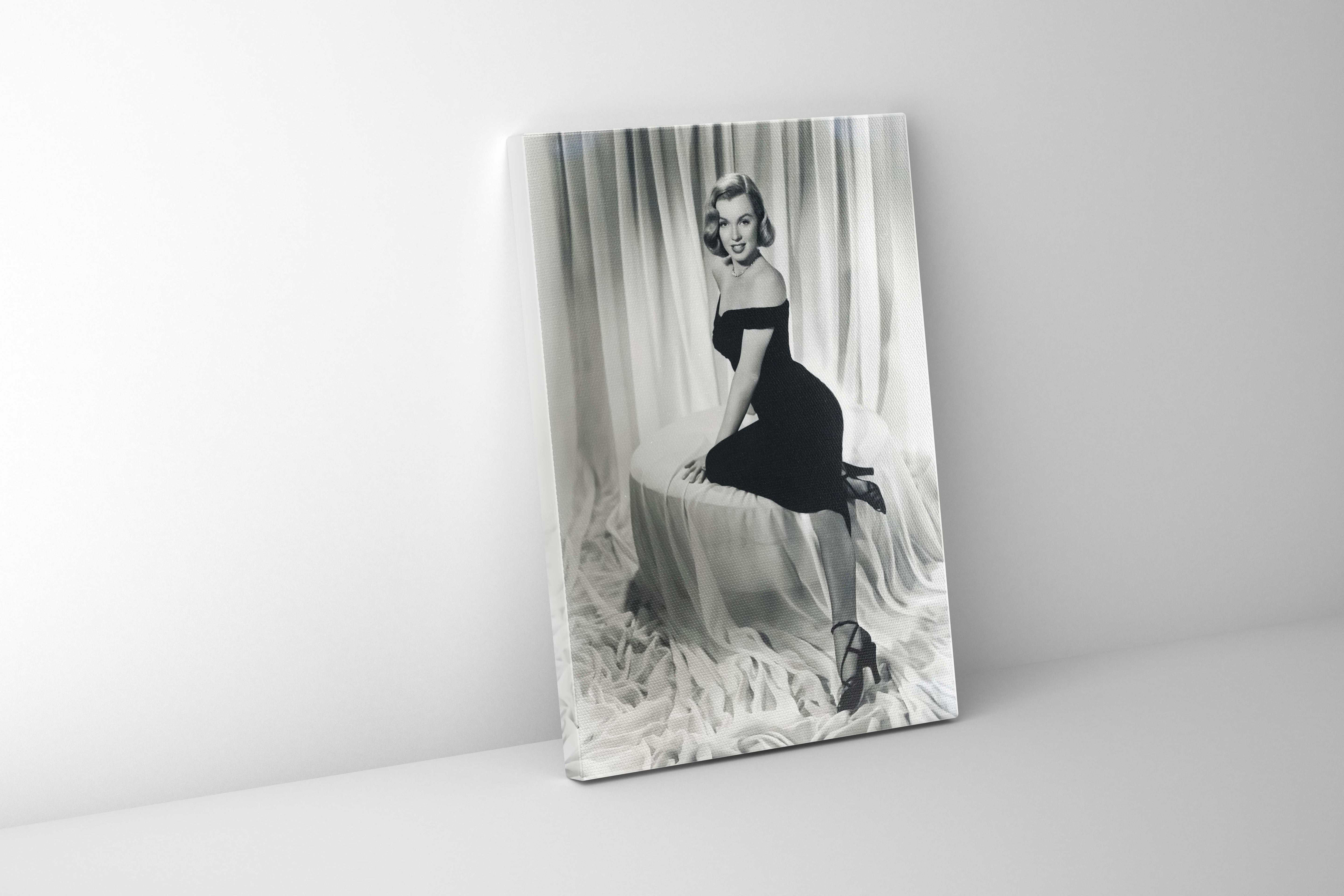Wall Art-Marilyn in the room- Canvas Print