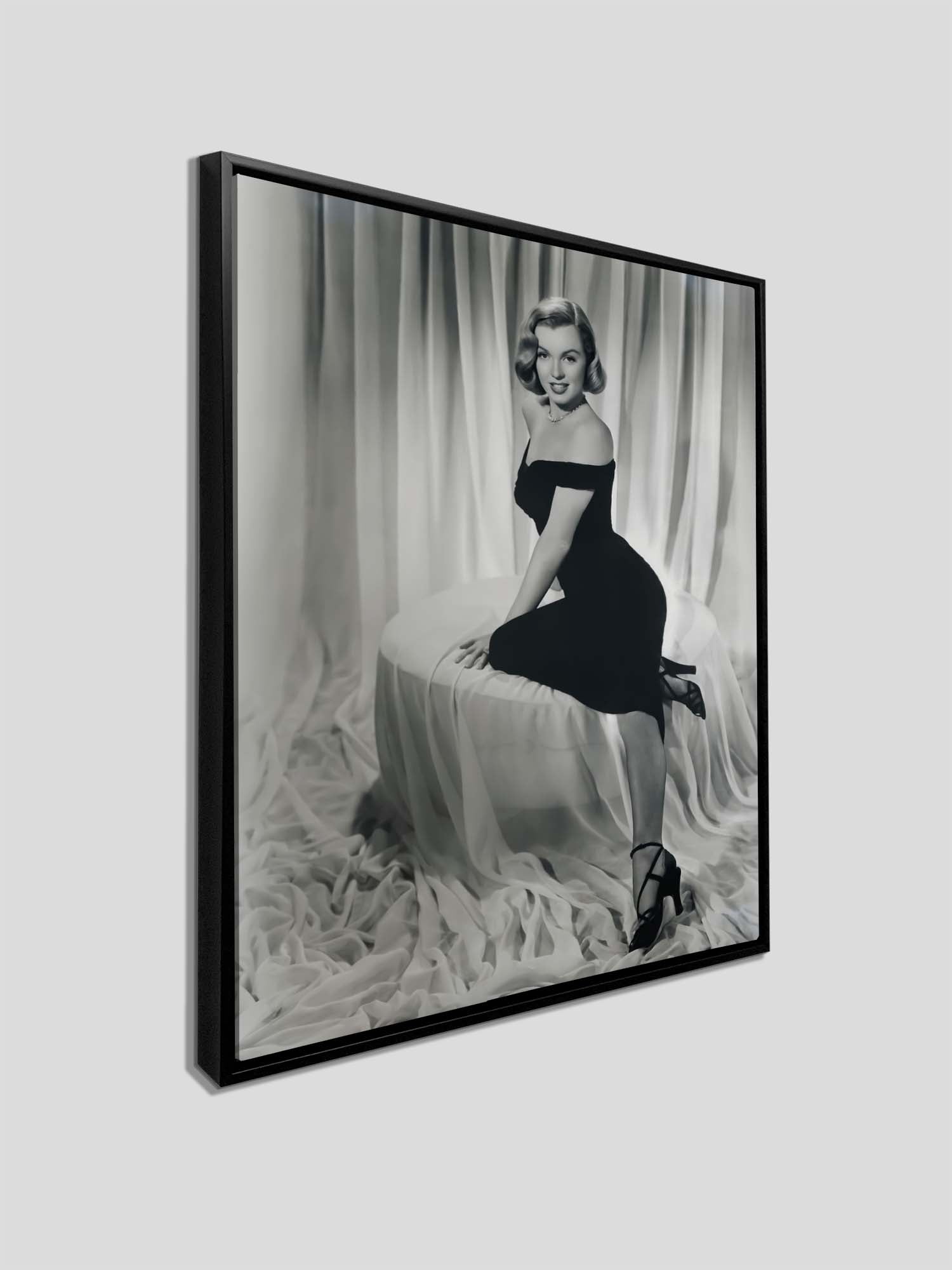 Wall Art-Marilyn in the room- Canvas Print